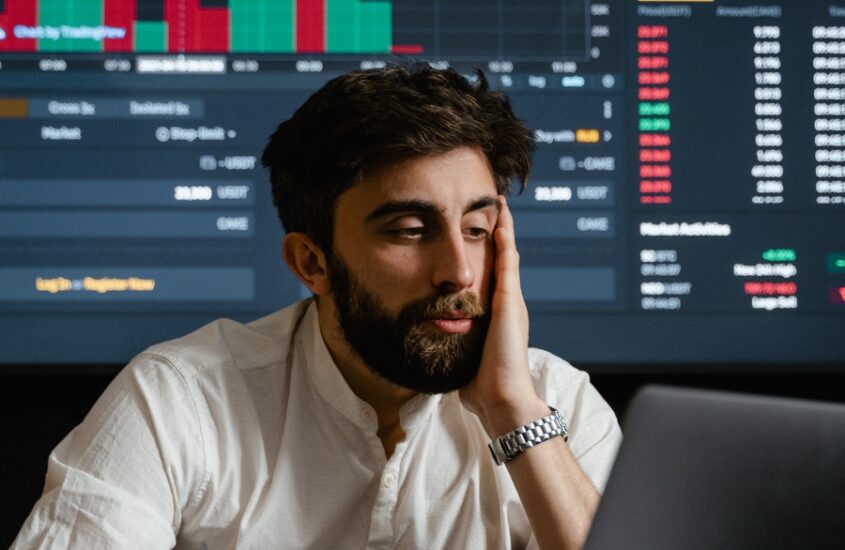 Investičný broker vs. finančný poradca